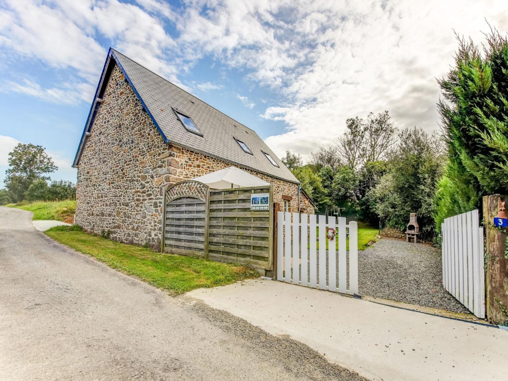 Holiday Home With Garden In Brainville Luaran gambar
