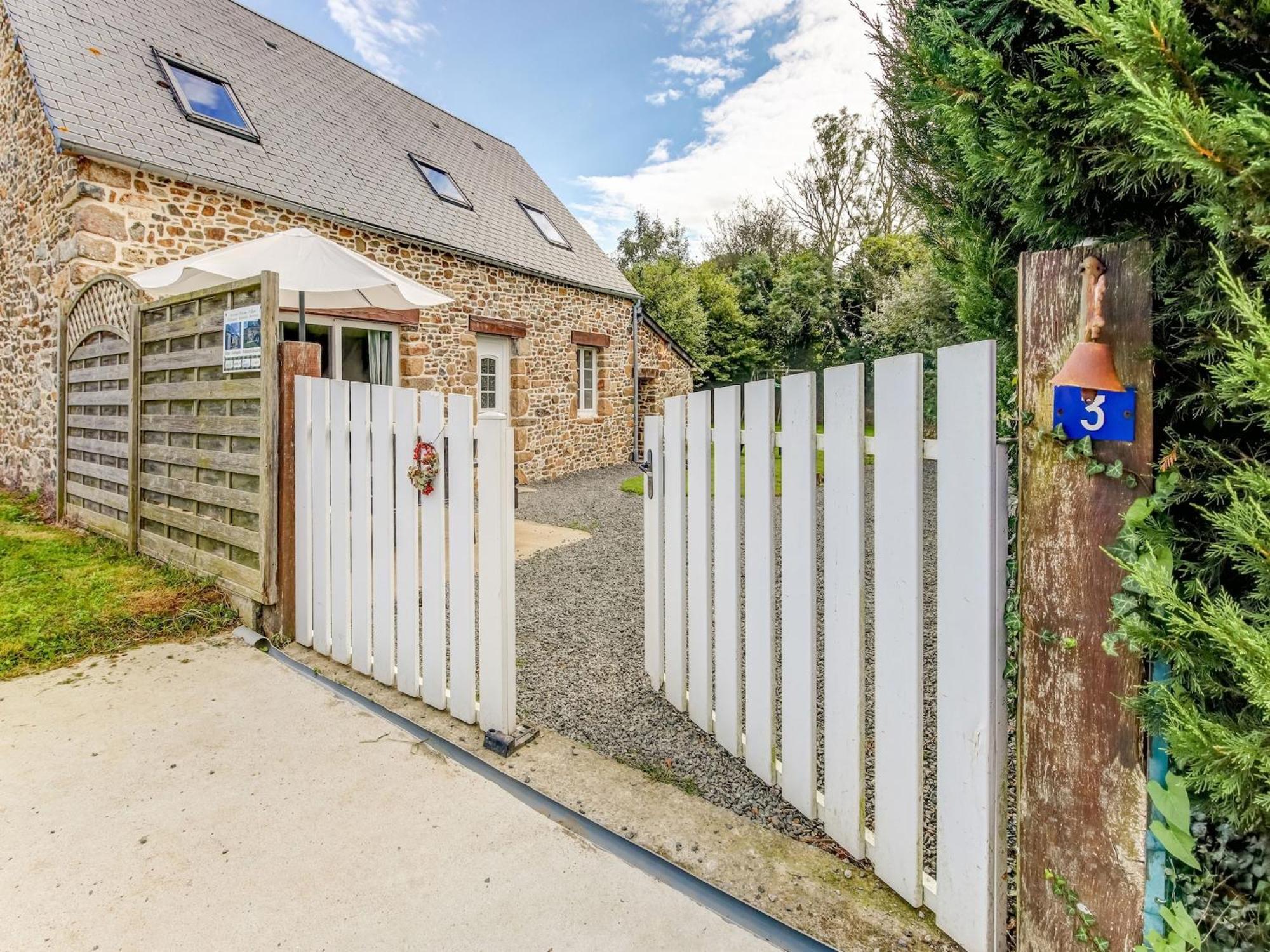 Holiday Home With Garden In Brainville Luaran gambar
