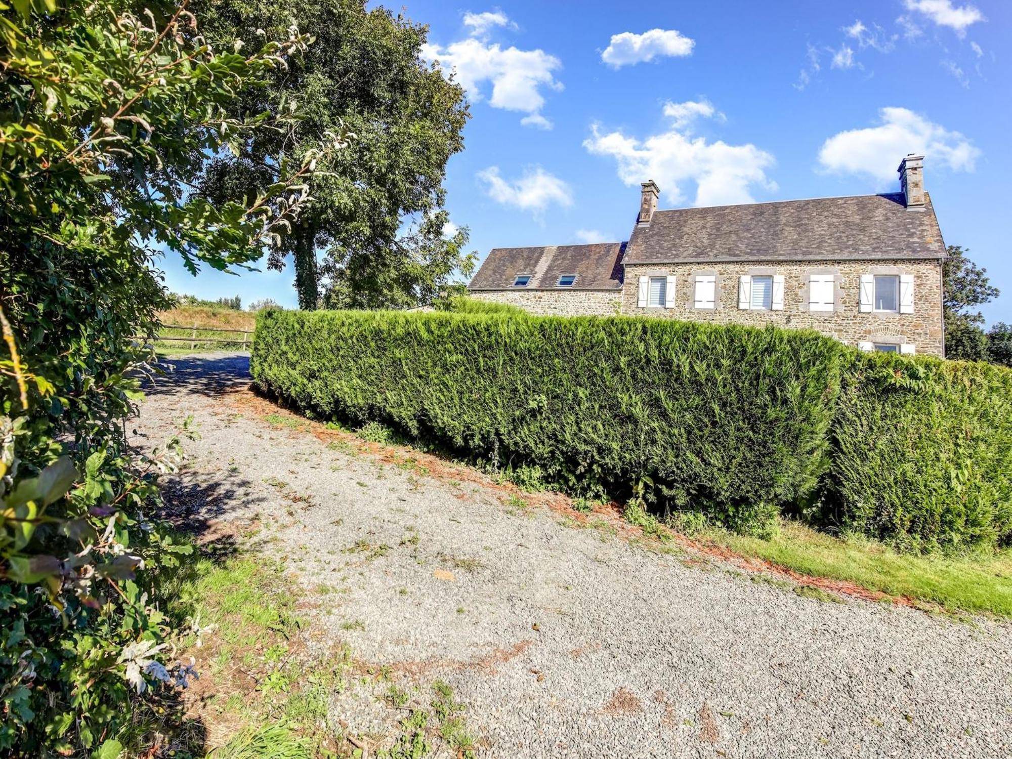 Holiday Home With Garden In Brainville Luaran gambar